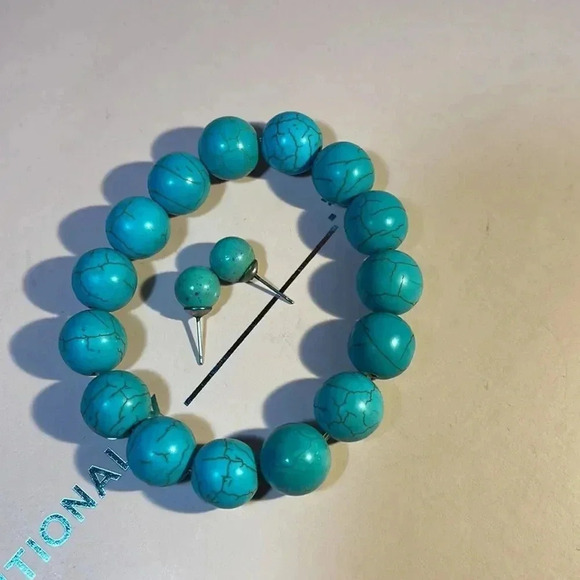 Turquoise Bracelet and Earrings Set - Picture 3 of 8